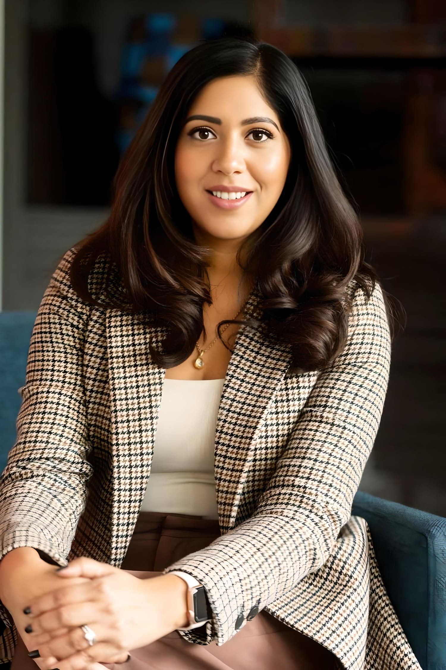 Headshot of Shelly Kalra, family law mediator
